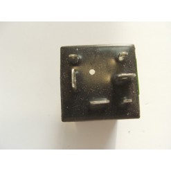 Przekaźnik pompy paliwa Opel Astra 1.8, Omega 1.8-3.0