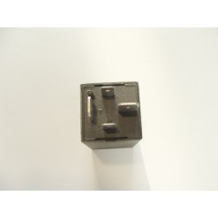 Przekaźnik pompy paliwa VW, Audi 82-88  