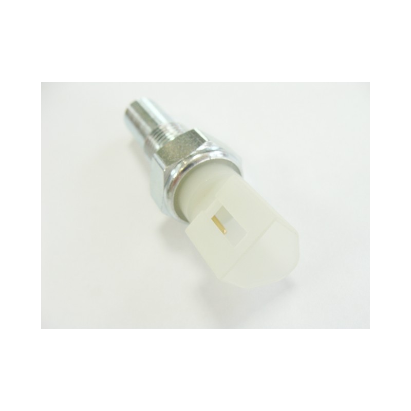 Włącznik świateł cofania Fiesta 95-