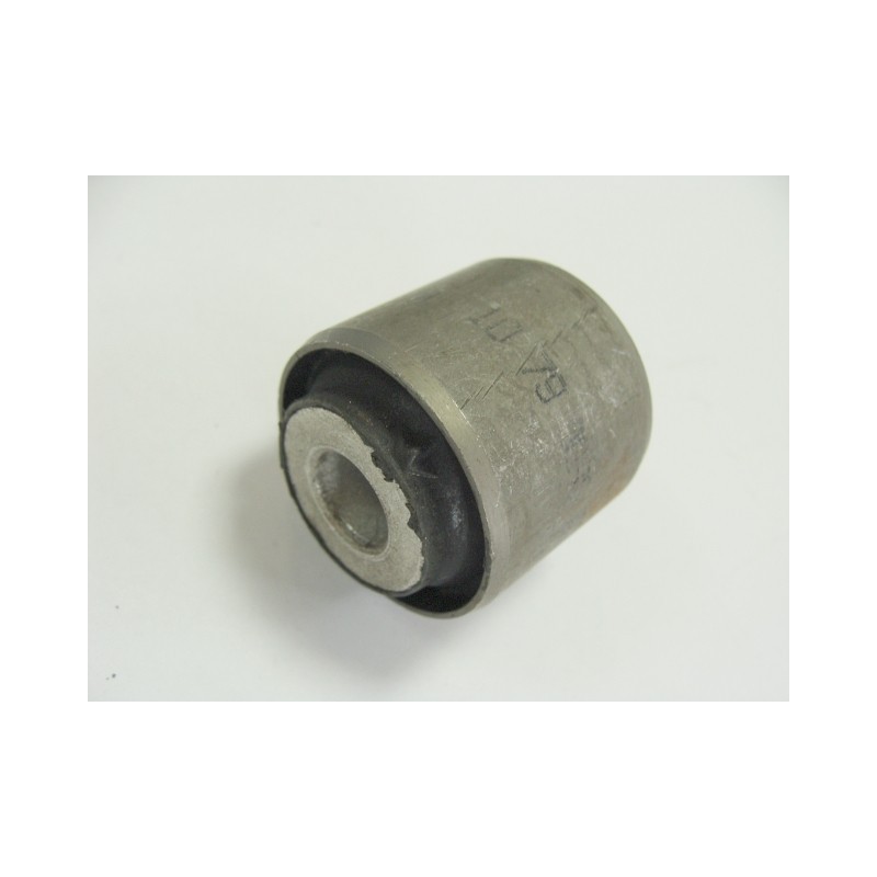 Tuleja drążka reakcyjnego tylna Mercedes CLK, C, E-klasa, SLK, 124